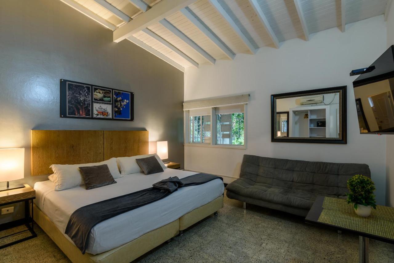 Hotel Aromax Del Campestre Medellin Bagian luar foto