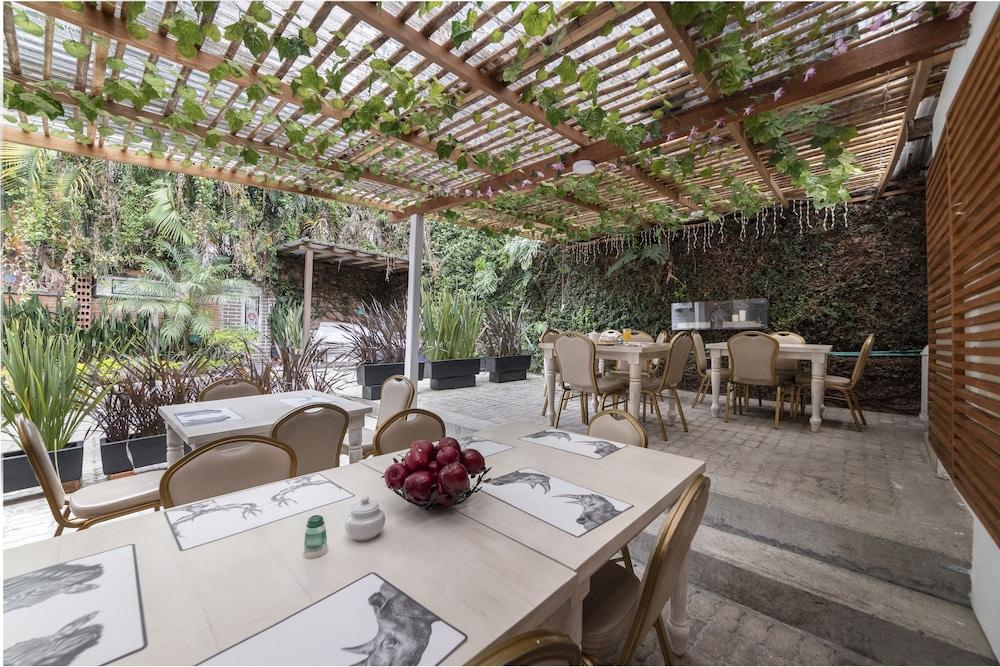 Hotel Aromax Del Campestre Medellin Bagian luar foto
