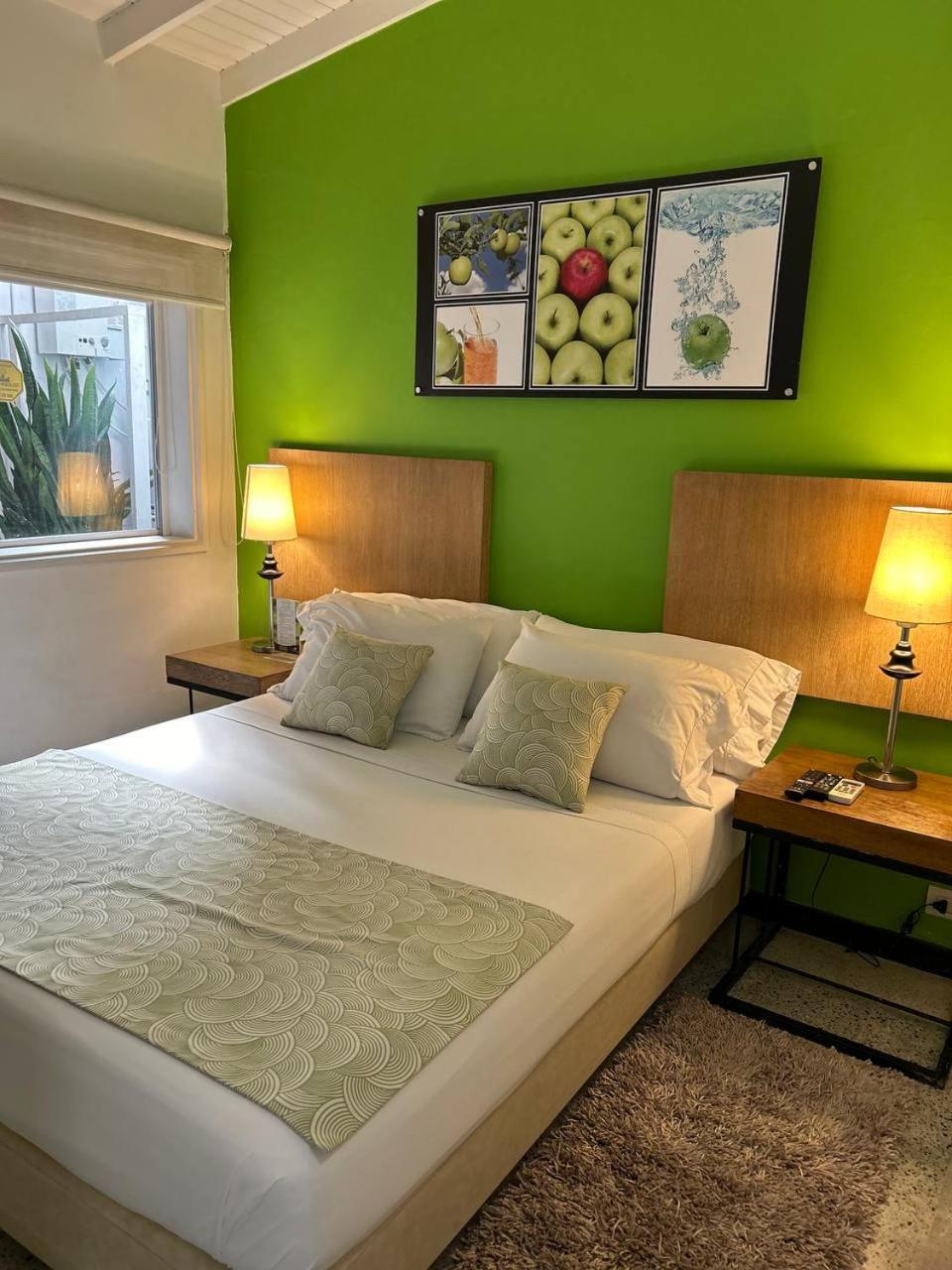Hotel Aromax Del Campestre Medellin Bagian luar foto