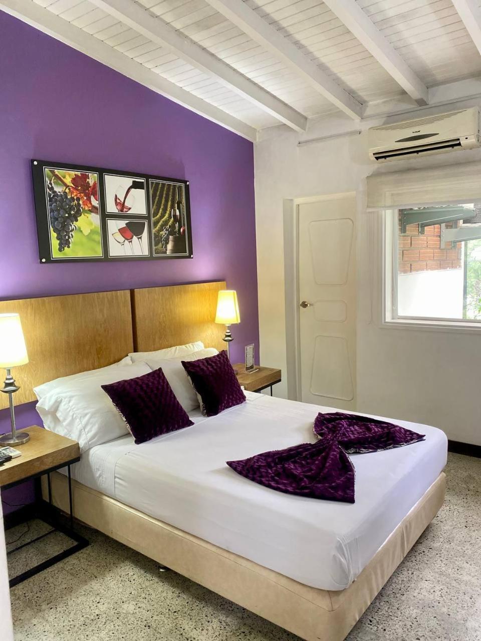 Hotel Aromax Del Campestre Medellin Bagian luar foto