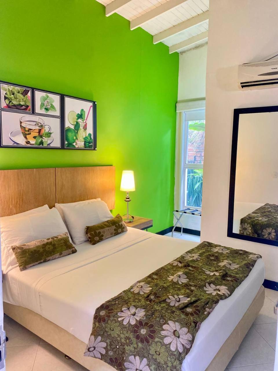 Hotel Aromax Del Campestre Medellin Bagian luar foto