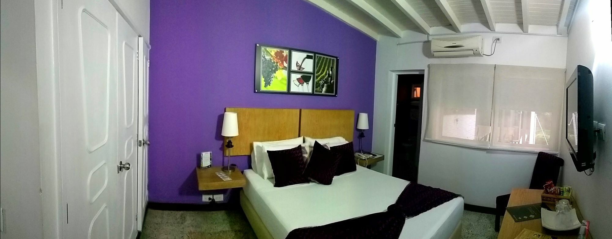 Hotel Aromax Del Campestre Medellin Bagian luar foto